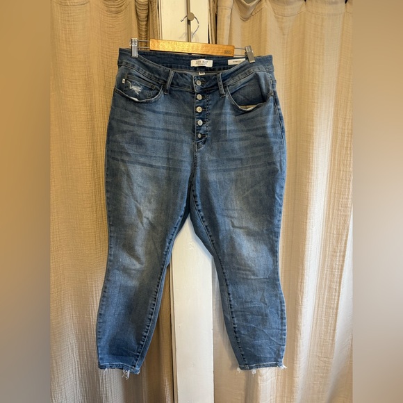TWO Judy Blue Skinny Fit Jeans- 18W - Picture 10 of 15
